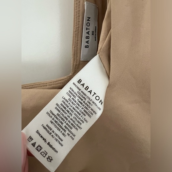 Aritzia Babaton Contour Bodysuit - Beige / Nude - V Neck - SZ XS - NWT - Picture 8 of 10